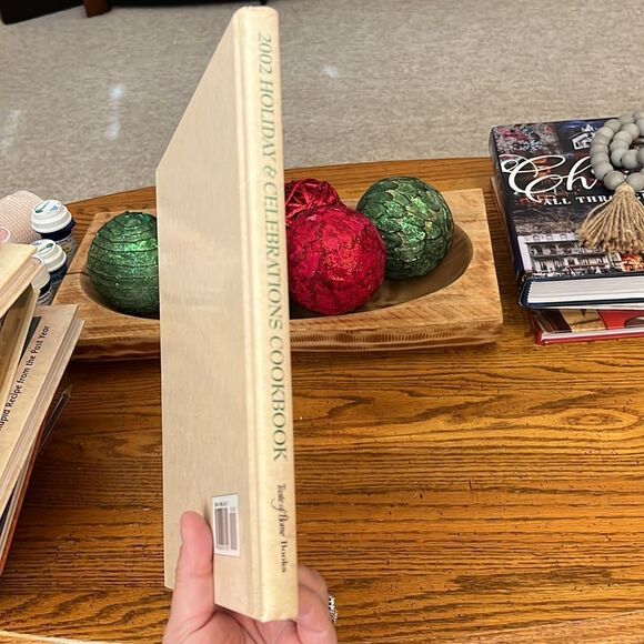 2002 Taste of Homes Holiday & Celebrations 256 page cookbook used - Picture 5 of 5